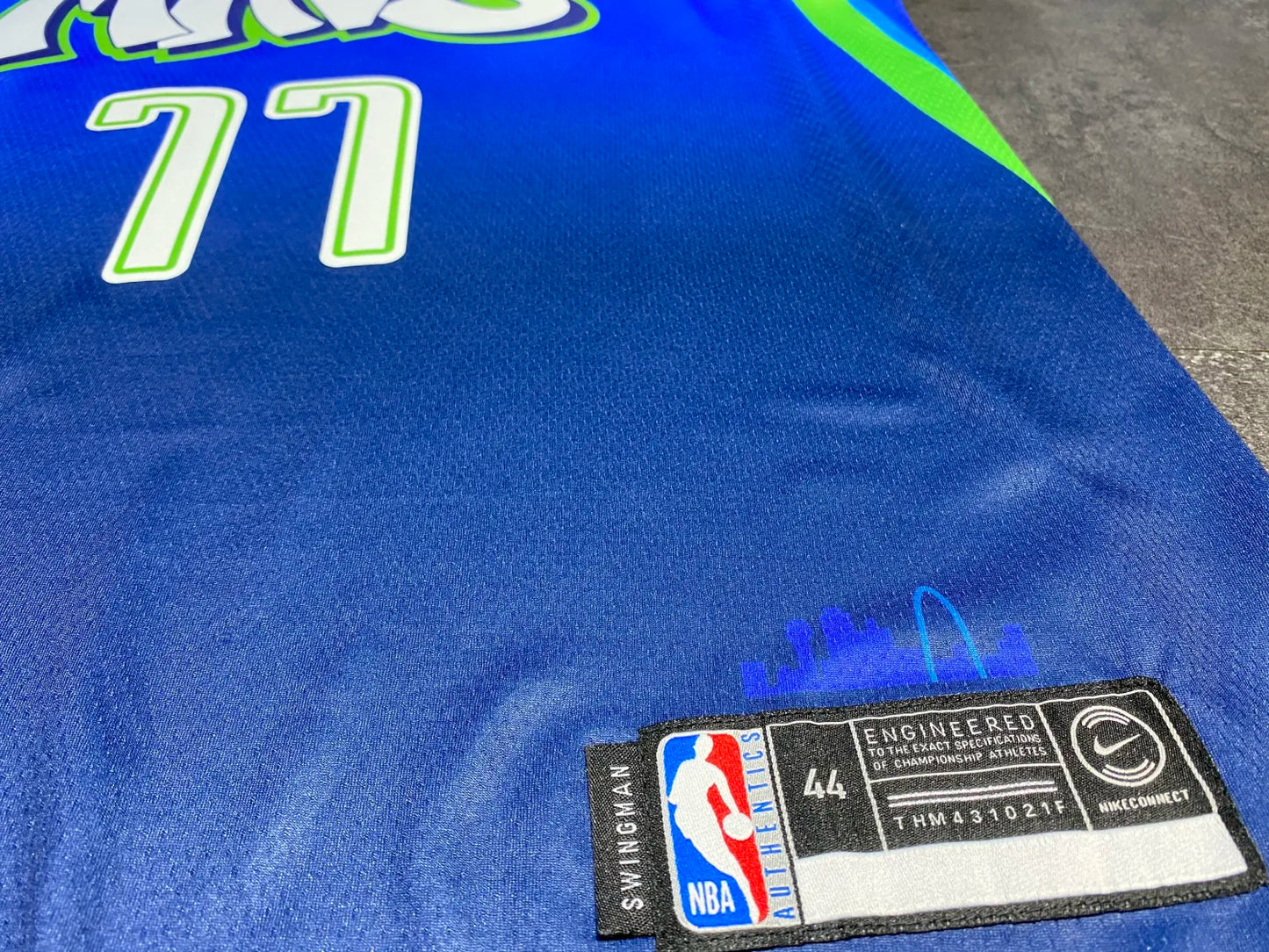 Dallas Mavericks Gradient Blue Jersey