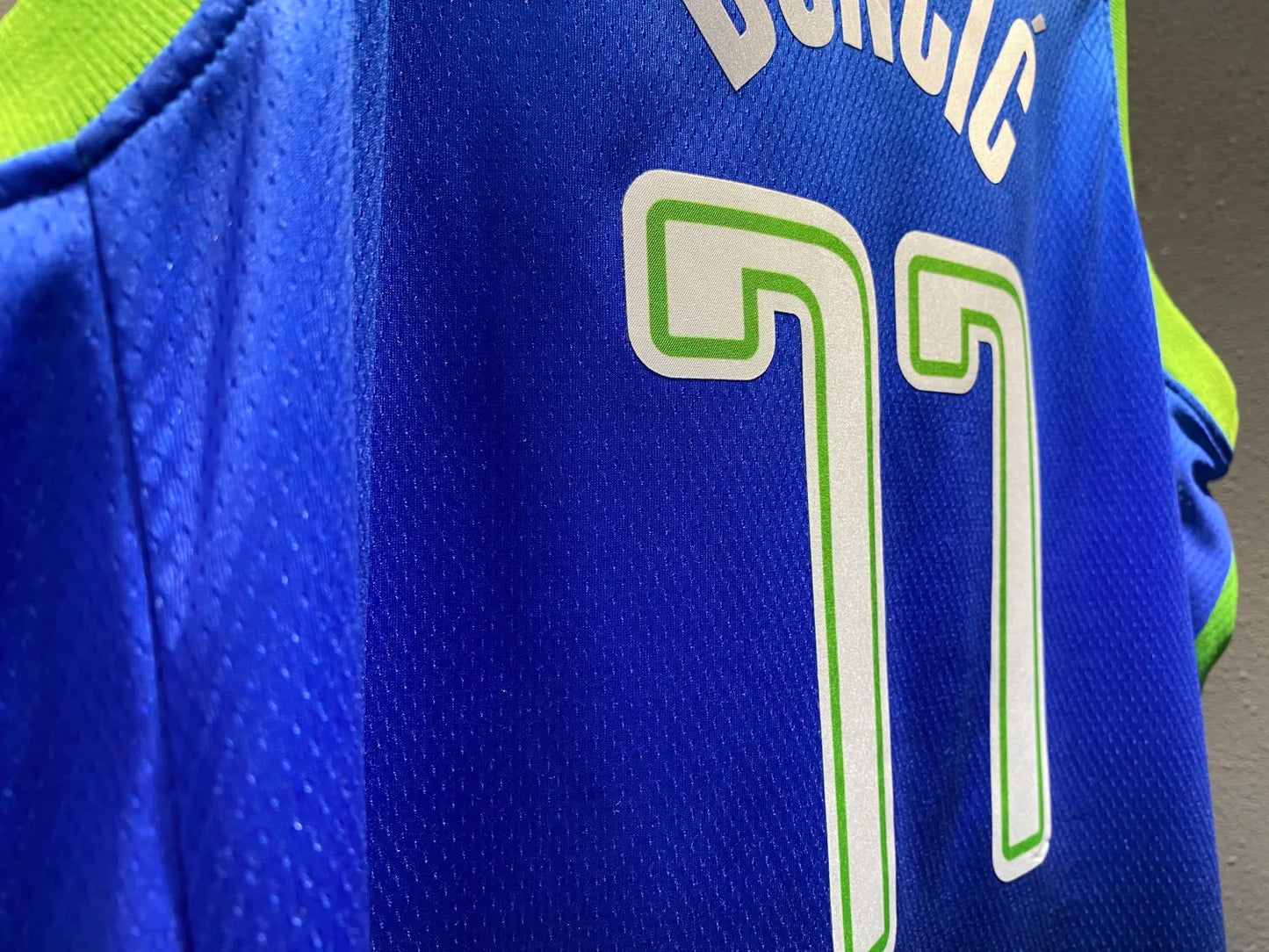 Dallas Mavericks Gradient Blue Jersey